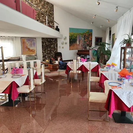 Cà D'artisti Couette-café 4*