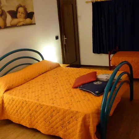 Nocleg ze śniadaniem Ca D'artisti 4*