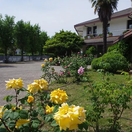 Ca D'artisti Bed and Breakfast Καόρλε